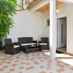 Apartment Mandic With Parking